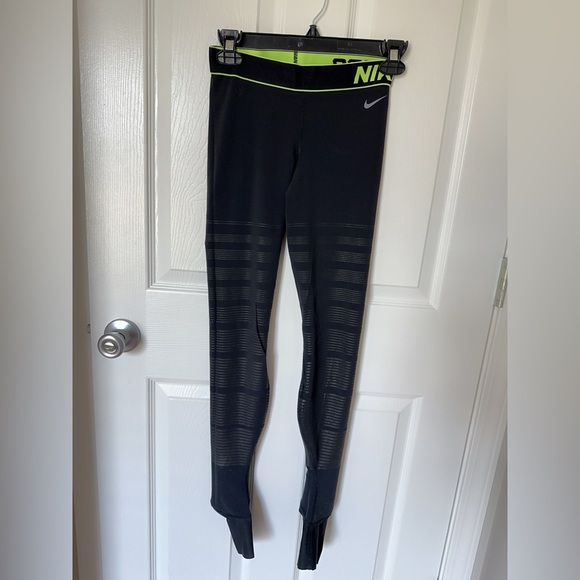 Nike Black Performance Leggings with Elastic Waistband - Picture 8 of 13